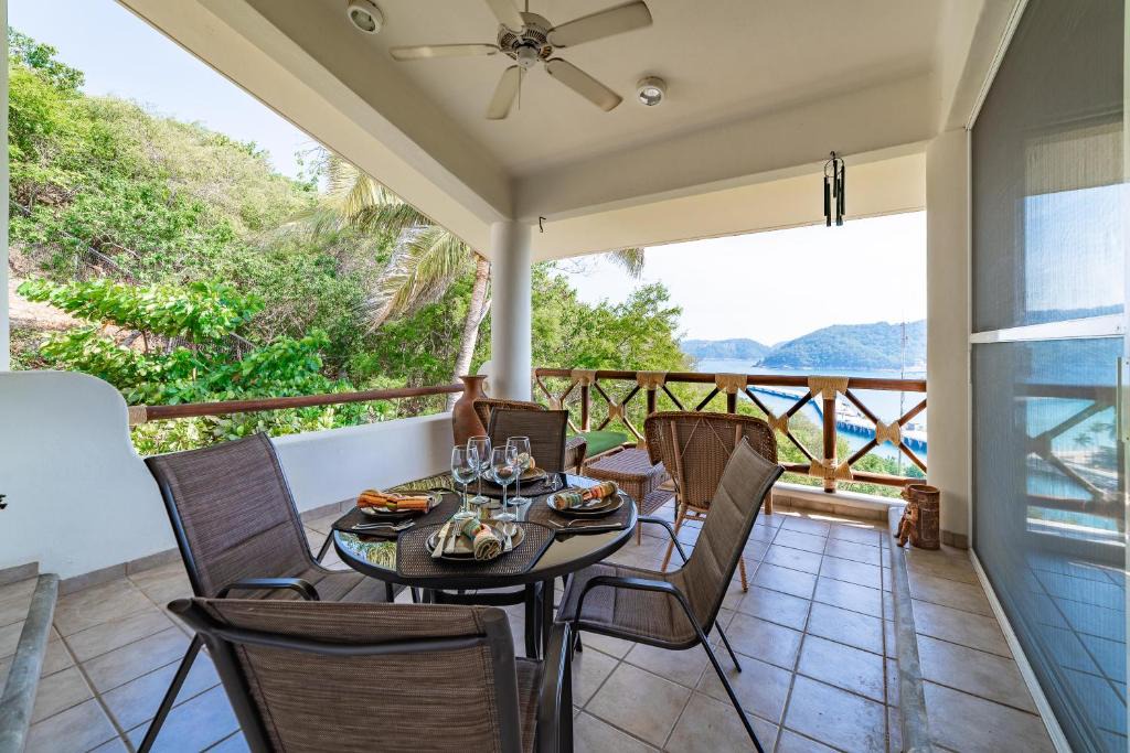 P Chahue House | 1062 - Cruz Del Mar A301