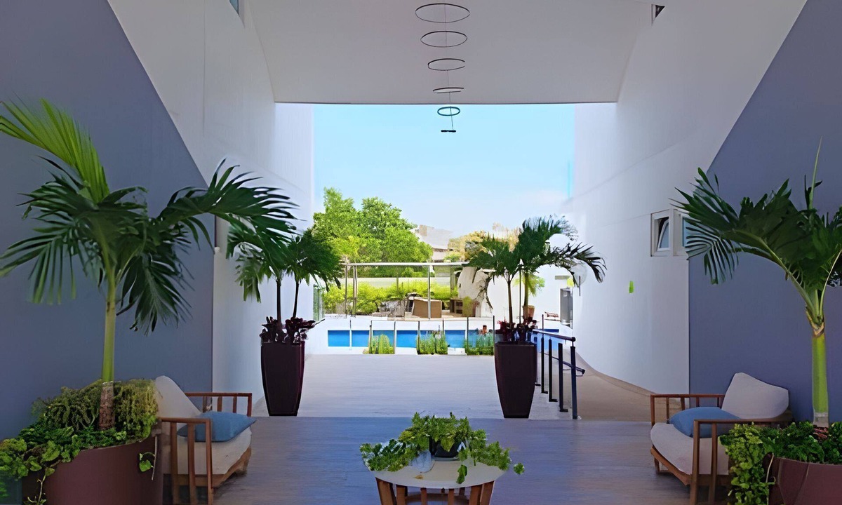 Flamingos House | 2BR 6th Floor Heated Pool Rooftop Jacuzzi