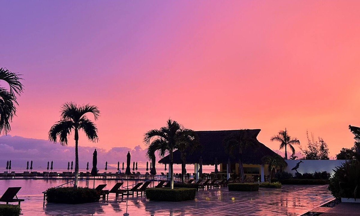 Isla Iguana Apartment | 4 BR Luxury oceanfront corner residence at Tres Mares in Marina Vallarta PV