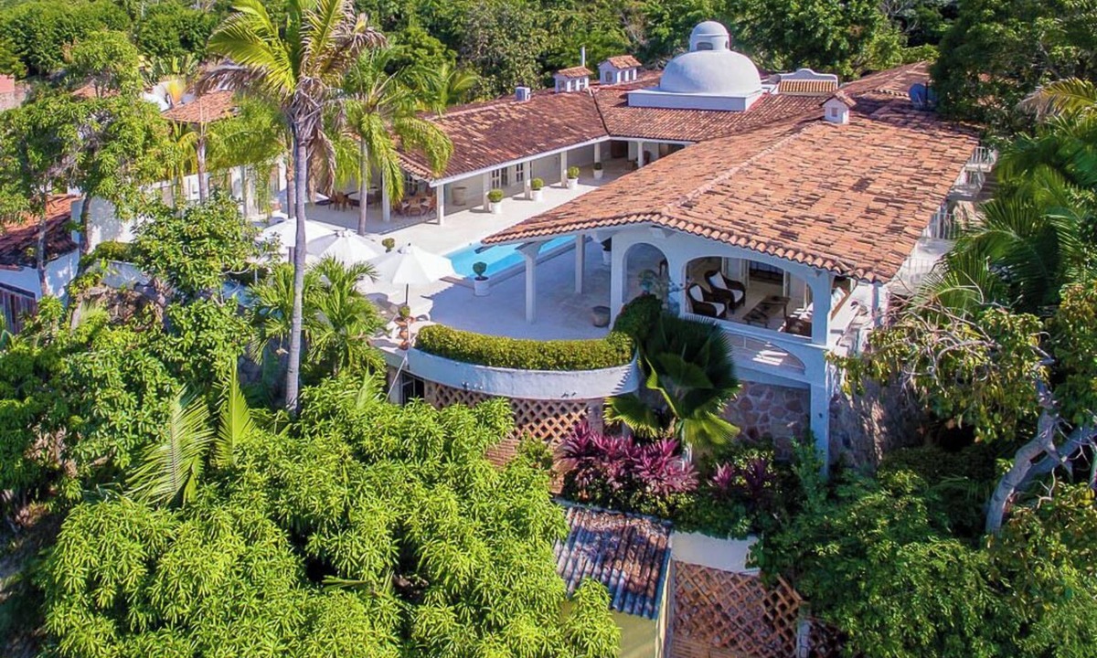 Conchas Chinas Villa | 5-bedroom Ocean view villa in the Beverly Hills of Puerto Vallarta!