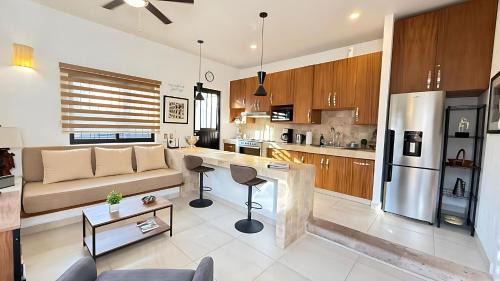 San Antonio Tlayacapan House | Ajijic 1 Bed Guesthouse-Great Location-Patio-Bikes-Pickleball Court-Golf Cart