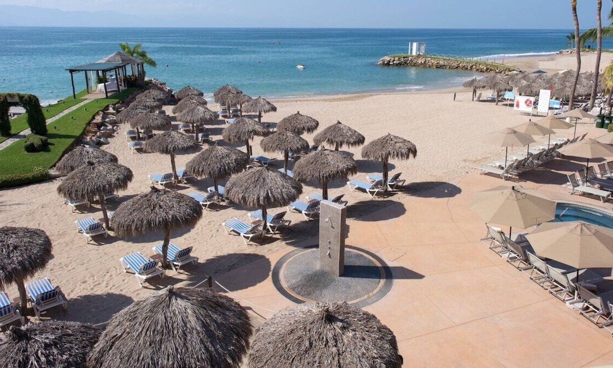 South Hotel Zone Resort | Beach front Puerto Vallarta