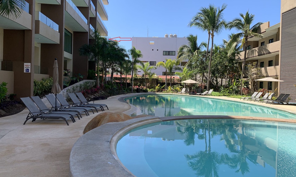 San Francisco Condo | Beachfront Condo 3 Bedrooms 3 Bathrooms with Heated Pool and steps to Town