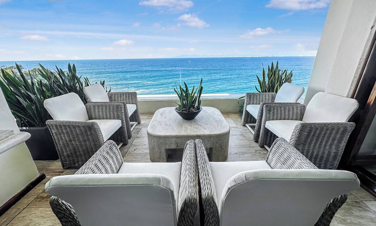 South Shore Hotel Area Apartment | Beachfront Oasis with a View - Puerto Vallarta