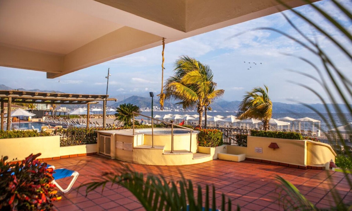 Marina Vallarta Condo | Beautiful Beach front Three Bedroom at Velas Vallarta
