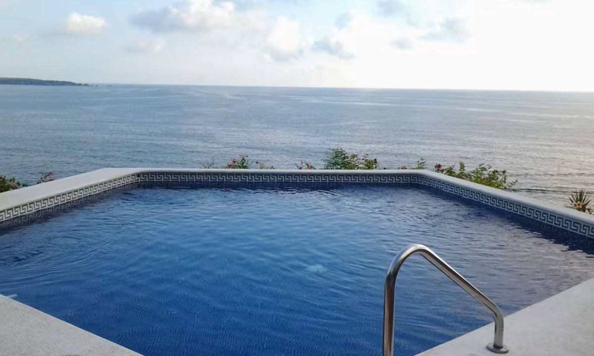 Hidalgo Condo | Beautiful condo #19 with 2 pools, one by the sea