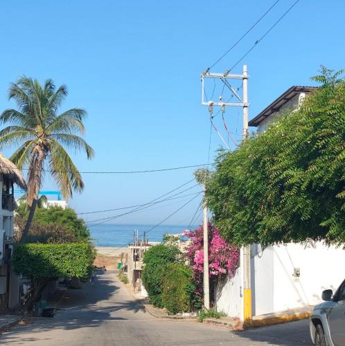 Santa Maria House | Casa a 3 cuadras de Playa Zicatela AC y patio