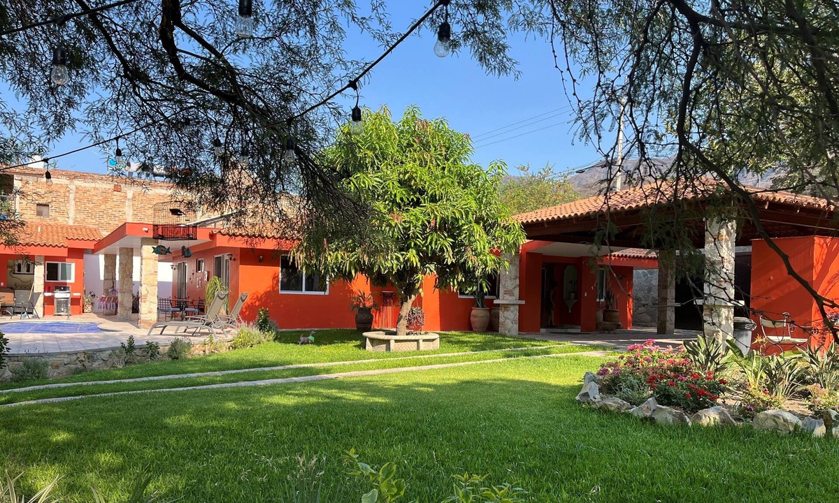 Los Sabinos House | Casa Colorado - Casa Del Angel Feliz - 3-bed house & pool in Ajijic West.