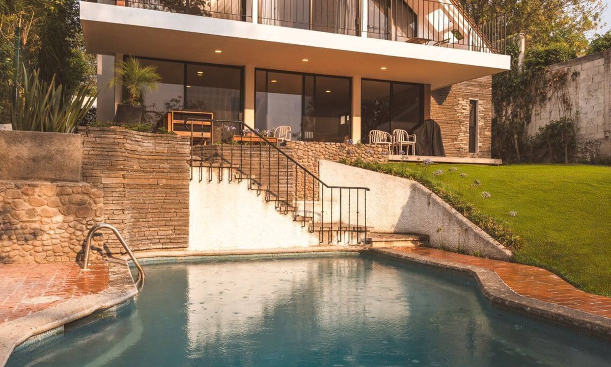 El Oasis Valsequillo House | Casa Piragua: Casa Junto al Lago con Alberca y Chimenea