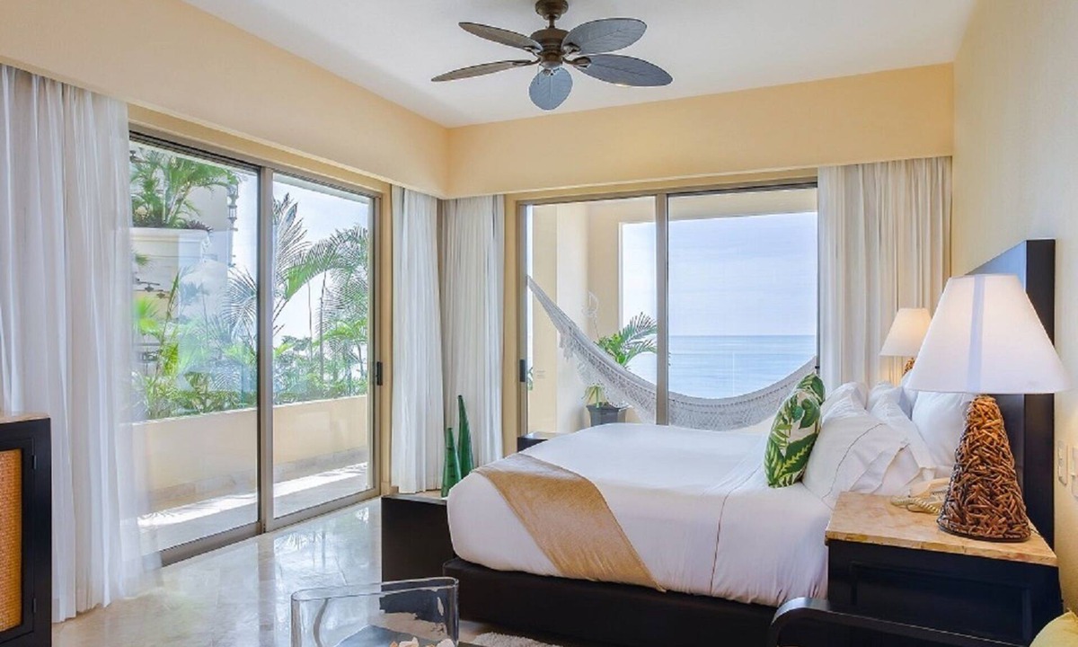 South Shore Hotel Area Apartment | Cozy 1-bedroom apartment in brilliant Puerto Vallarta with AC on Resort
