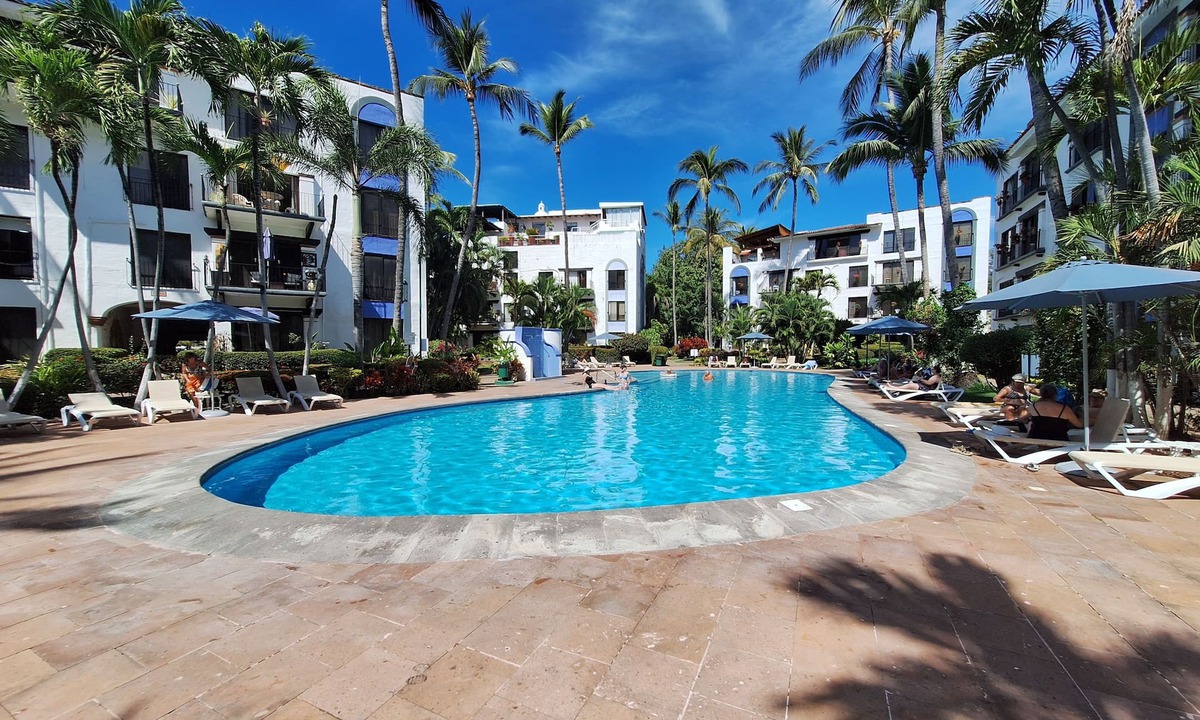 Fluvial Vallarta Apartment | Cozy PH Studio with kitchenette AC/WIFI Jacuzzi tub in charming Puerto Vallarta