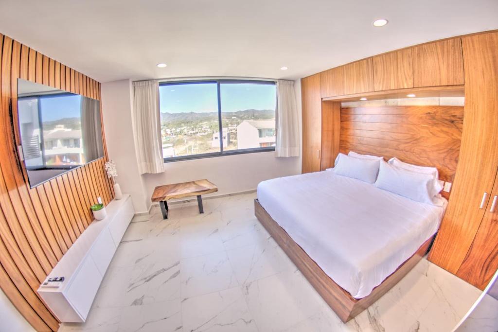 La Cruz de Huanacaxtle Apartment | Cruz del Mar - Panoramic Rooftop Pool Views Near Marina
