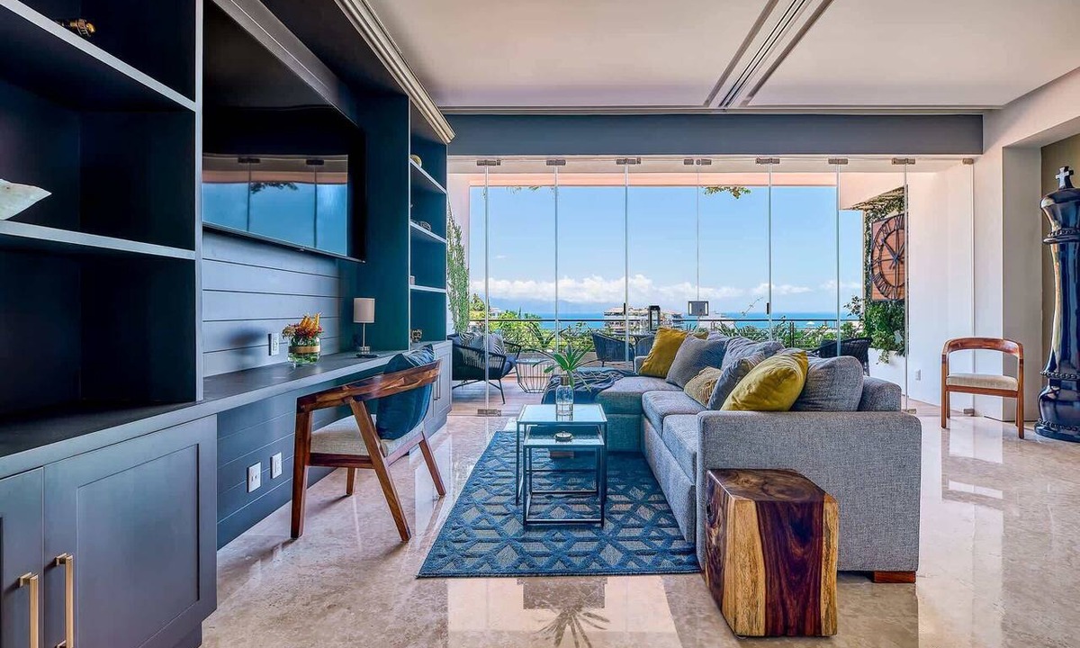 Alta Vista Apartment | HGTV Winner! Incredible 10th Floor Condo