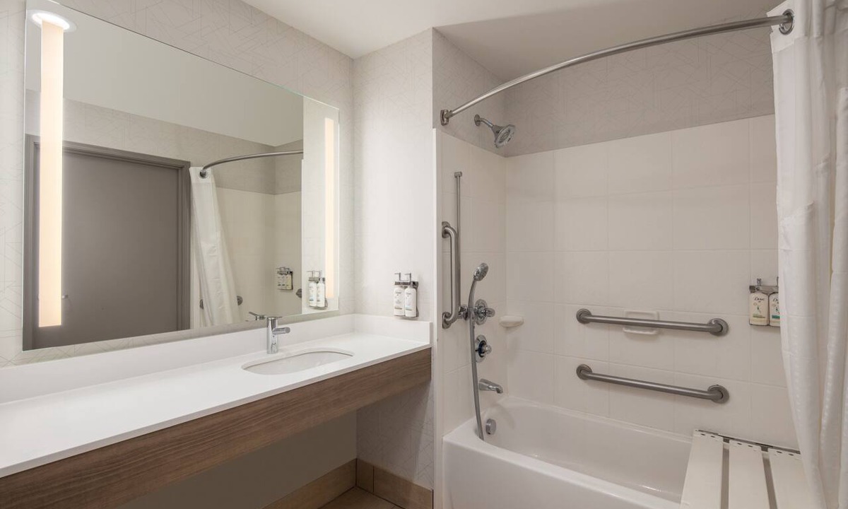 Canyon Park Hotel | Holiday Inn Express Bothell by IHG