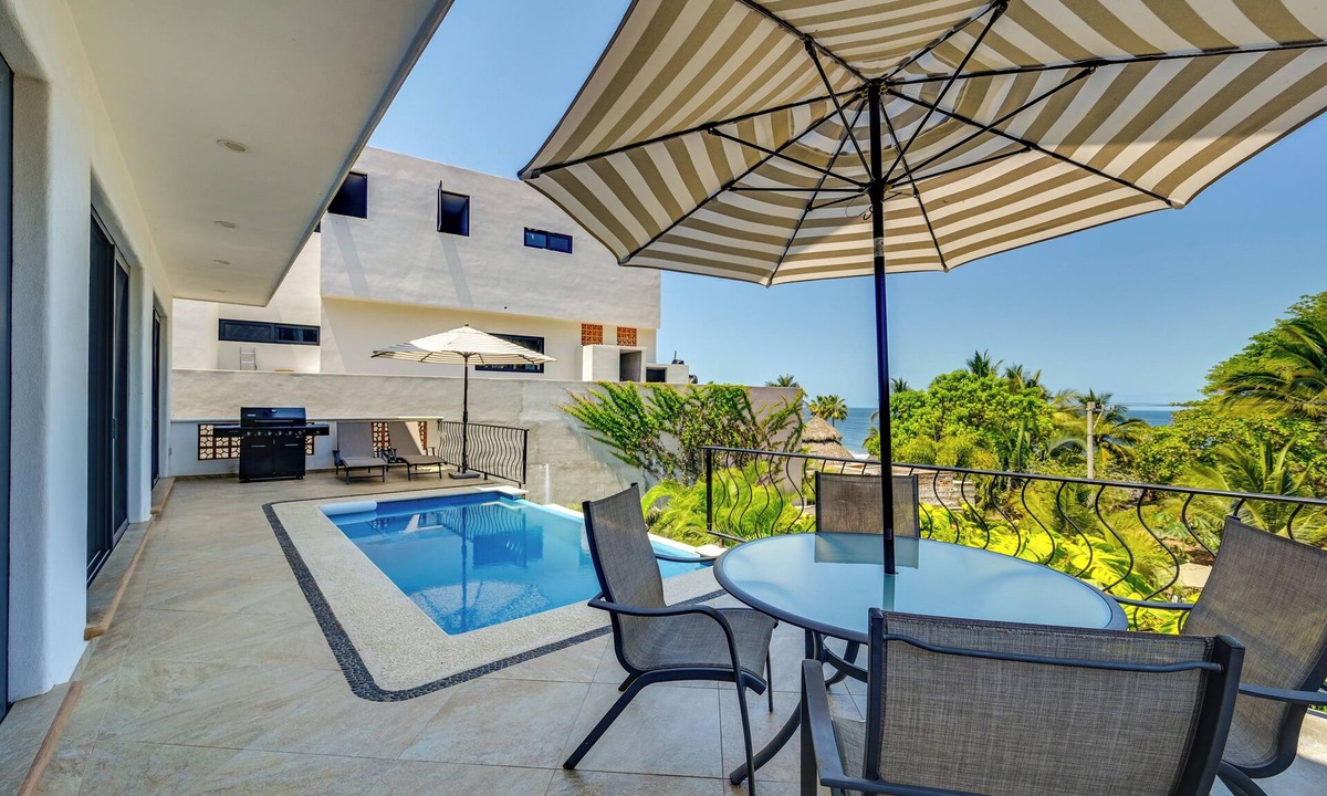 San Francisco House | Infinity Pool & Concierge: Private San Pancho Home