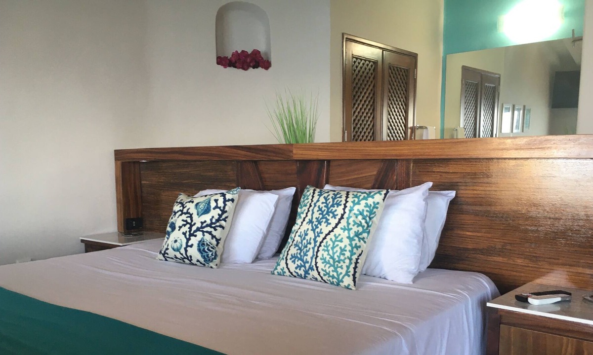 South Hotel Zone Resort | Los Tules Ocean Front Resort