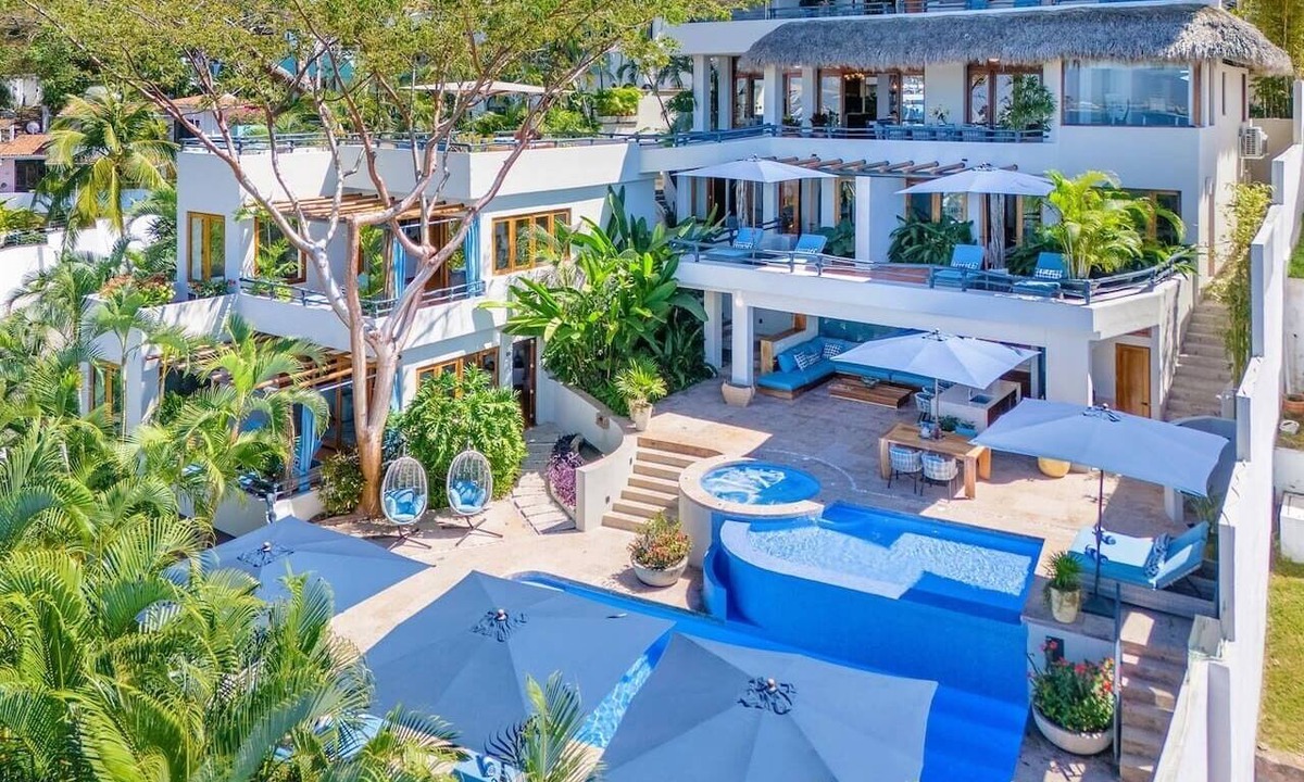 Conchas Chinas House | Luxury 5-7BR Villa, Full Staff, Saltwater Pool!
