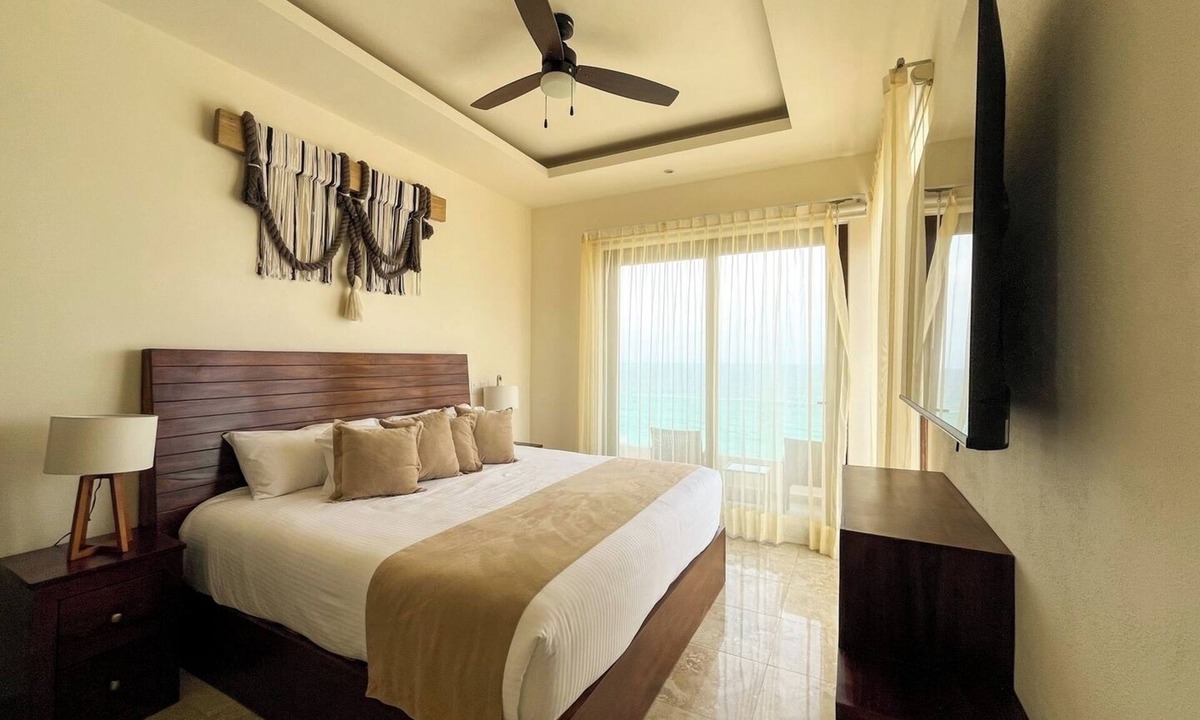 Punta Negra Condo | Mr. W | Sophisticated Apartment in Torre Marsai