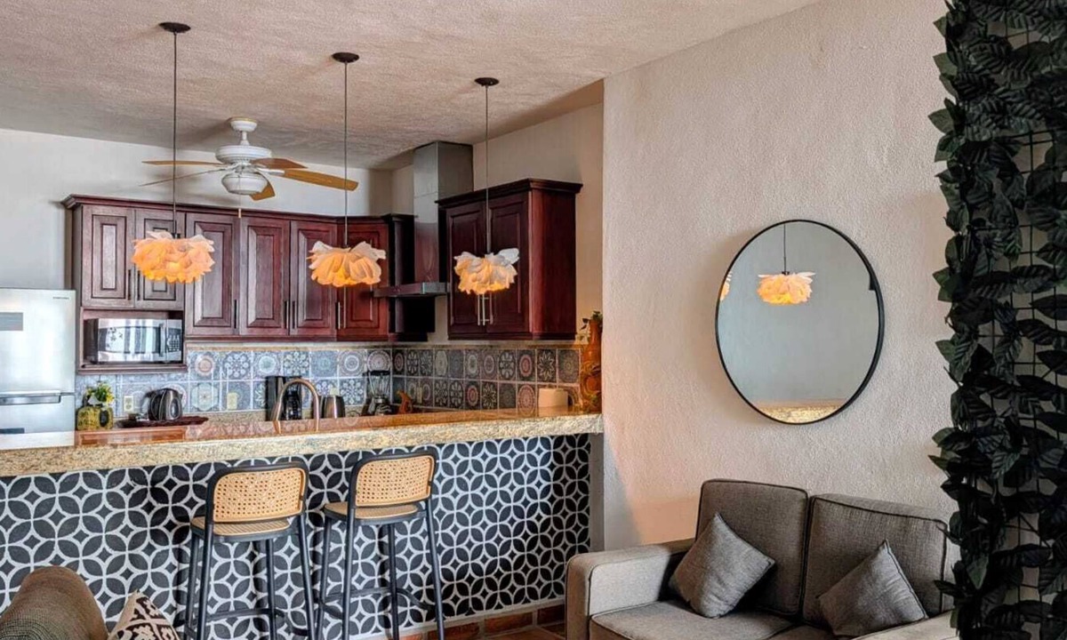 Downtown Puerto Vallarta Apartment | OCEAN VIEW 2Bed Apt~Steps to Beach & Malecon~Infinity Pool~Safe Locl~Sunsets