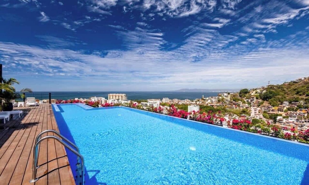 Alta Vista Apartment | Palm on the Tree | Ocean Views Luxury Living