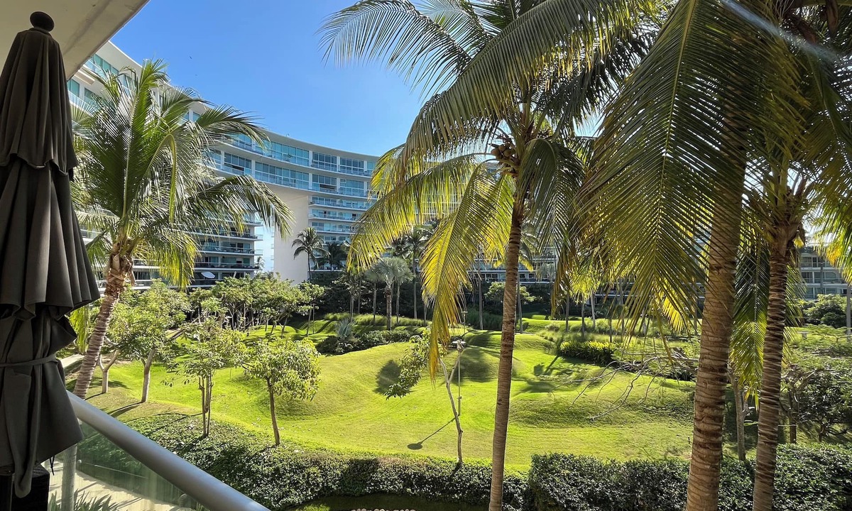 Flamingos Condo | Paradise Beach Condo - Amenities such as GYM,Tennis, Padel, Hamacas, Factura