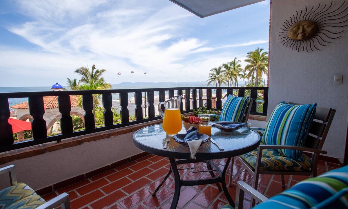 Amapas Condo | Playa Bonita Casa de Risa located on Los Muerto Beach 2BD Condo for rent in Los