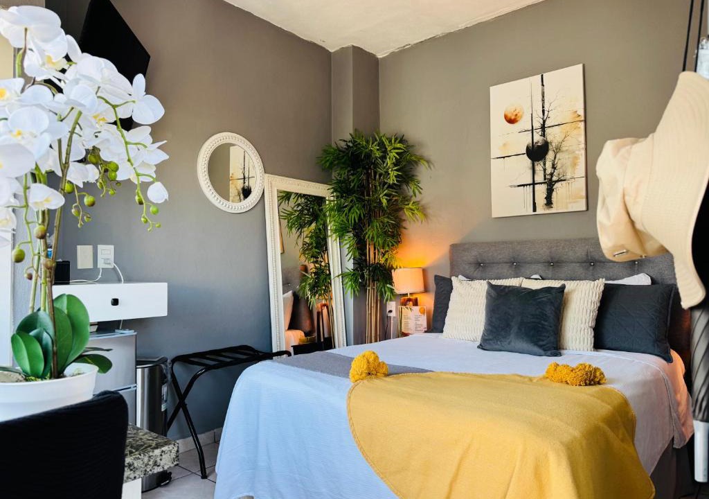Puerto Vallarta House | Polly's Home Boutique GuestHouse & Private Suites in Aralias