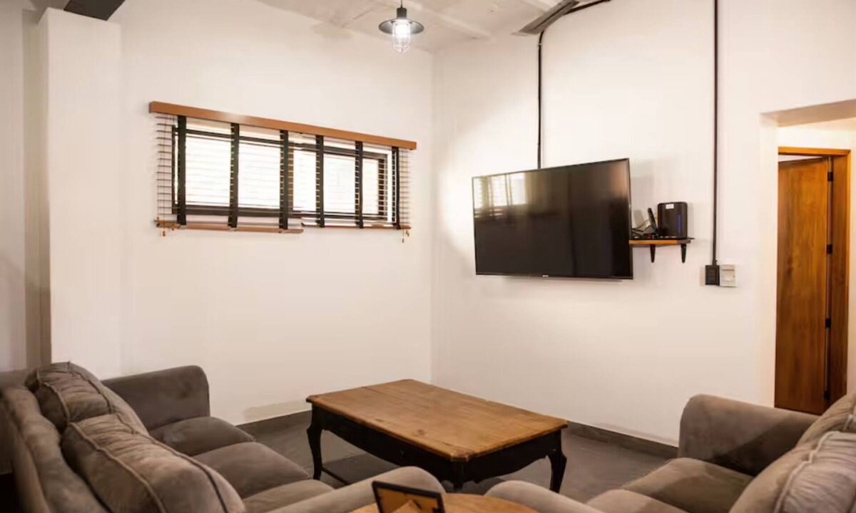 FERROCARRIL House | Practical, centrally located loft. Fast WiFi. Loft Villa.