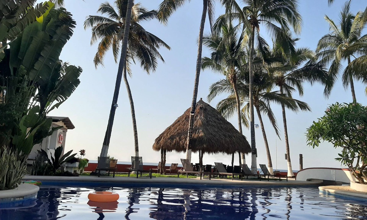 North End House | SAYULITA GUITRON HOUSE