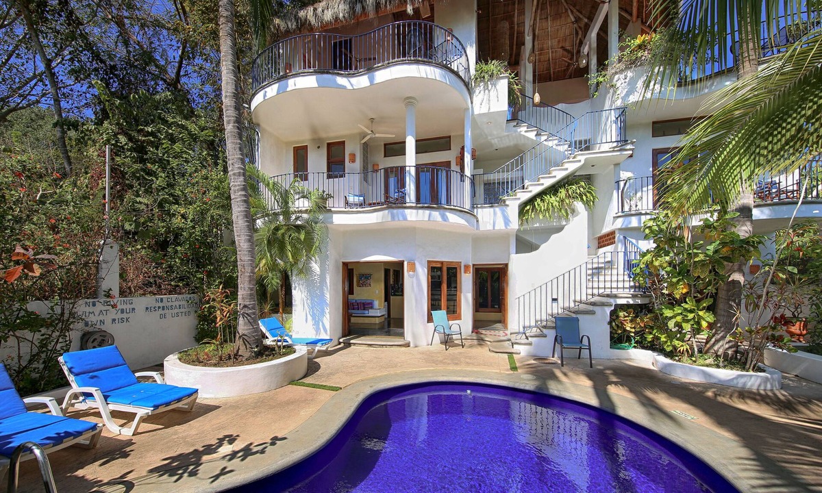 Sayulita House | Sayulita is heating up and the rates are coming down. Book now for summer!