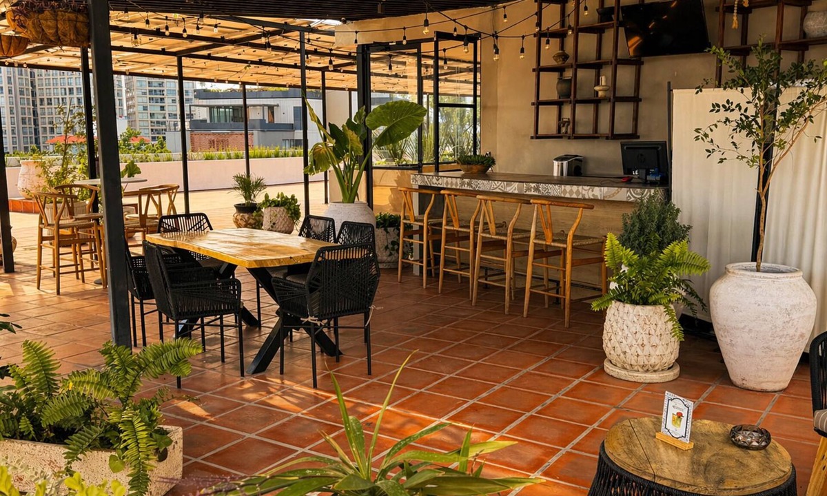 Providencia Apartment | Suite minimalista · rooftop bar · Country Club GDL · limpieza diaria