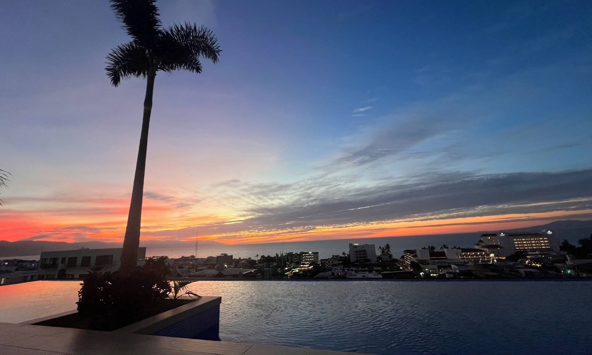 Colonia 5 de Diciembre Condo | Sunsetower Premium 1BR, Rooftop Infinity Pool