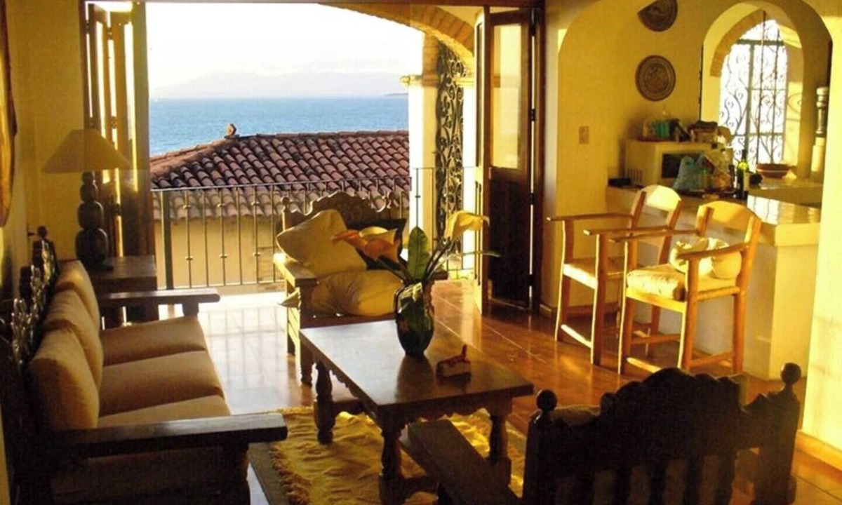 Proyecto escola Condo | Traditional Downtown Home - Amazing View