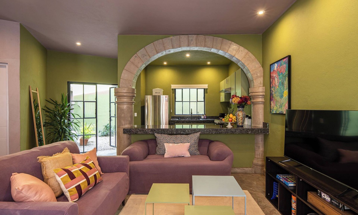 Zona Centro Villa | Vibrant 3Bed Villa - A Deco Retreat