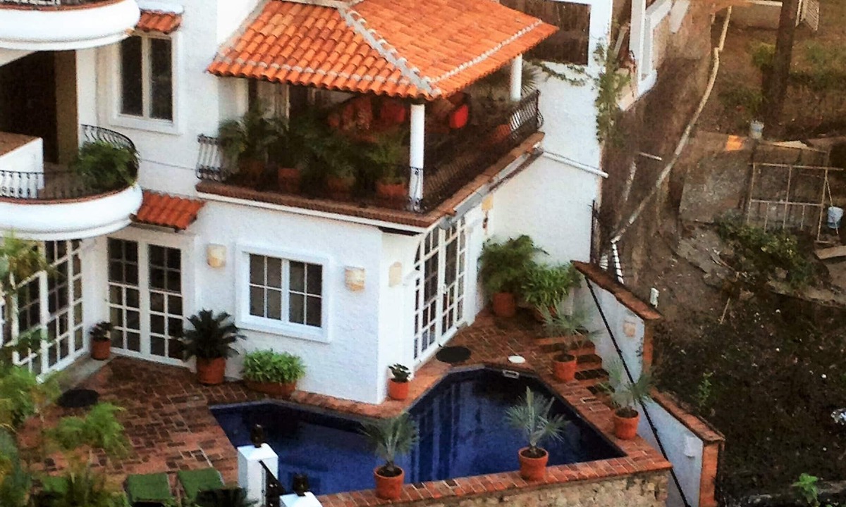 Romantic Zone Villa | Villa Rosa, Romantic Zone, Your Own Maid and Chef, Heated Pool