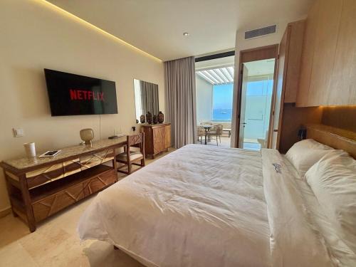 La Cruz de Huanacaxtle Apartment | Zantamar Penthouse 603B, right on the beach