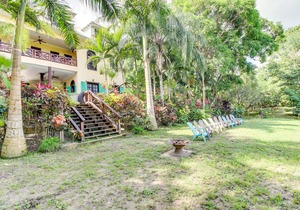 Deluxe Studio with Riverfront Location, WiFi, AC, & Pool in San Ignacio