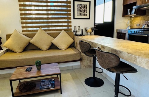 San Antonio Tlayacapan House | 1 Bdrm Guest House -Walk to Everything -Bikes-Gym-Pickleball Court-Golf Cart