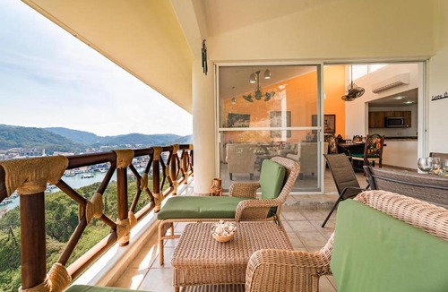 P Chahue House | 1062 - Cruz Del Mar A301