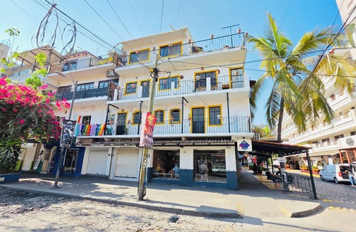 Emiliano Zapata House | 11pax, Amazing House -Only few steps from the Beach " los Muertos "Romantic Zone