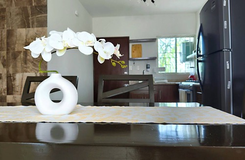 Tampico Apartment | 3-bedroom DePa, 3 minutes from the airport, for 8 people