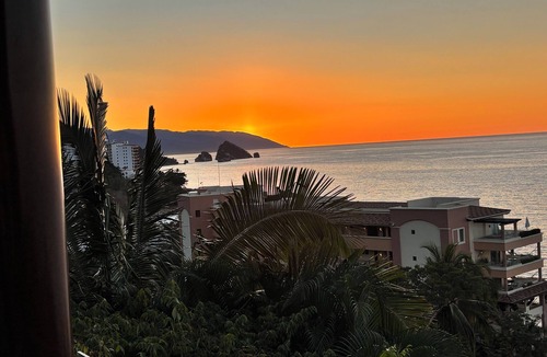 South Shore Hotel Area Apartment | 3-bedroom Garza Blanca resort in PV with incredible water and mountain views