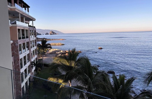 South Shore Hotel Area Apartment | 3-bedroom Garza Blanca resort in PV with incredible water and mountain views