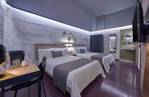 Historic Center Hotel | 3 Queen Rooms in 19th-Century Building Near Historic Attractions and Museums