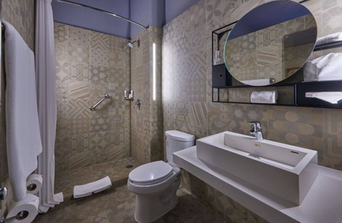 Historic Center Hotel | 3 Queen Rooms in 19th-Century Building Near Historic Attractions and Museums