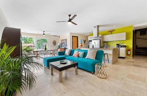 North End House | 3BR Family Condo, Pool, Walk to Beach – Sayulita | Casa de Paz