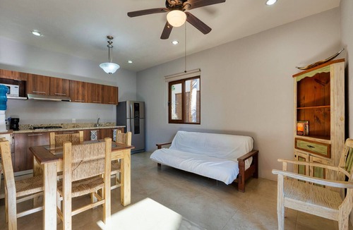 North End House | 4BR. Best Location close to Town and Surfing