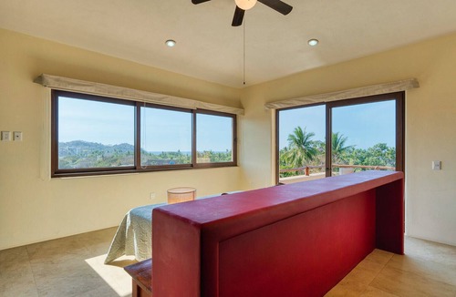 North End House | 4BR. Best Location close to Town and Surfing