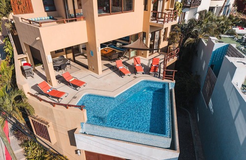 North End House | 4BR. Best Location close to Town and Surfing