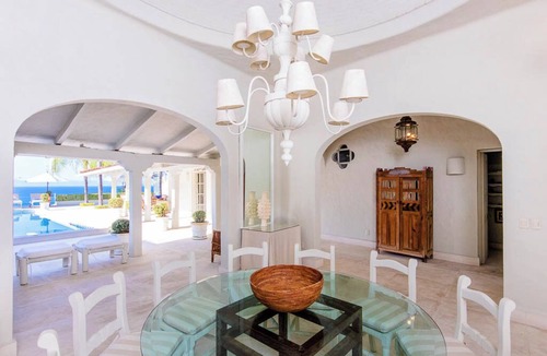 Conchas Chinas Villa | 5-bedroom Ocean view villa in the Beverly Hills of Puerto Vallarta!